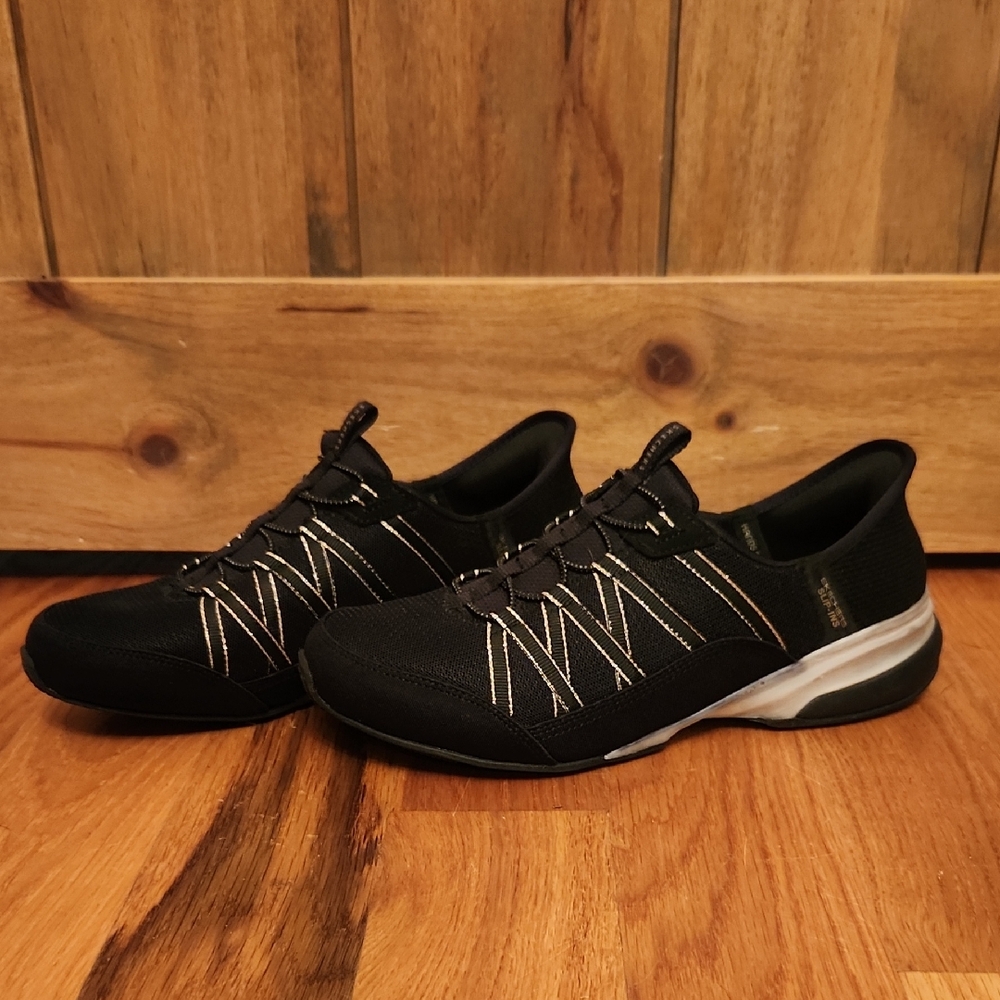 NWOT Skechers Black and White WOMENS Athletic Shoes